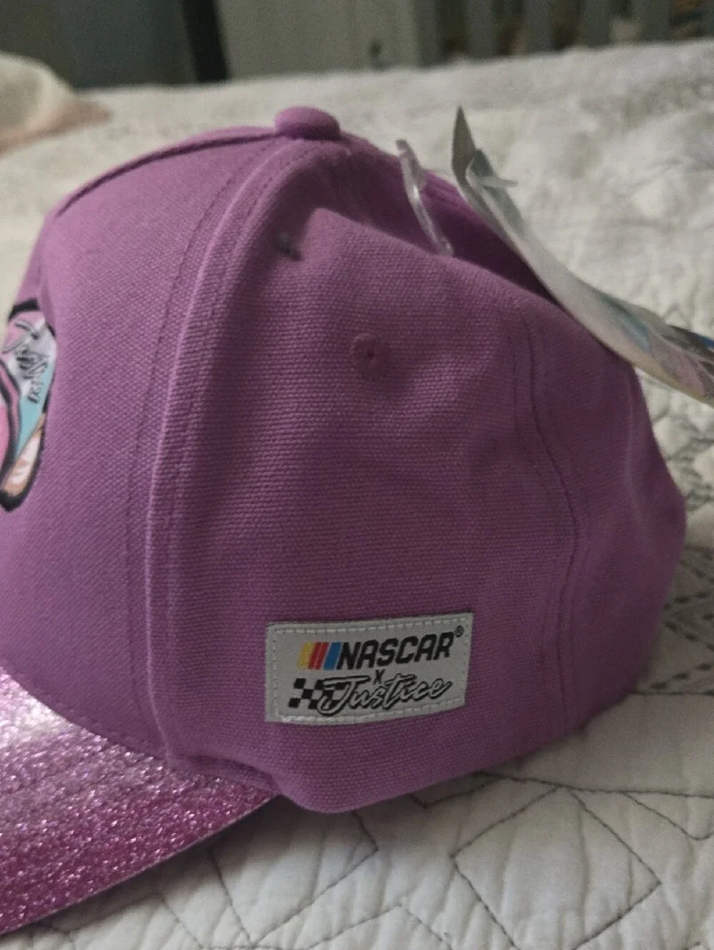 One Pieces Subcategory Identification